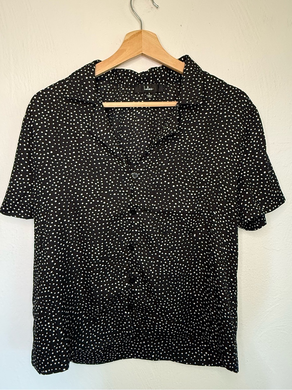 Lulu's Black Button-Up Short Sleeve Shirt with White Polka Dots